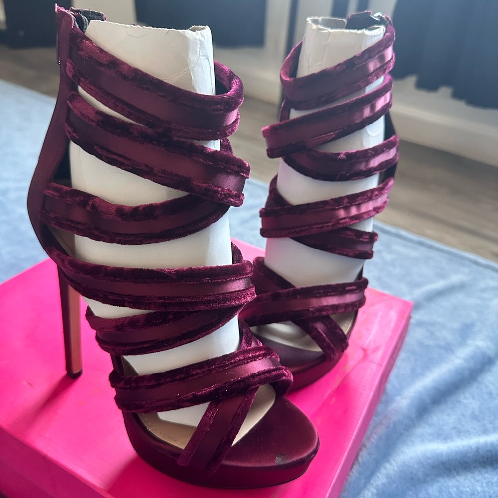 Shoe Dazzle Burgundy Heels in the name “Paislee” - Picture 3 of 7